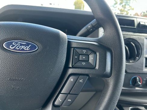 Used 2022 Ford E-350 and Econoline 350 Super Duty image 21