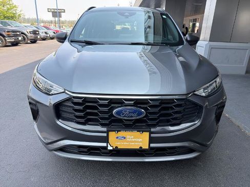 Certified 2023 Ford Escape ST-Line AWD/4WD image 2