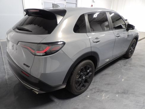 Used 2023 Honda HR-V Sport image 4