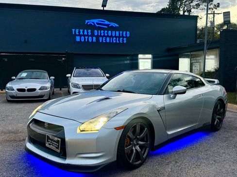 Used 2011 Nissan GT-R Premium AWD/4WD image 27