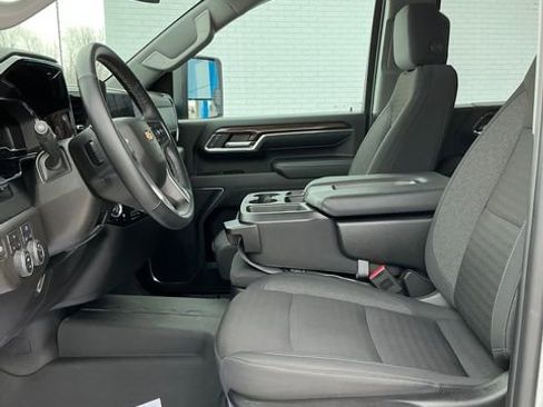 Used 2024 Chevrolet Silverado 2500 LT AWD/4WD image 10