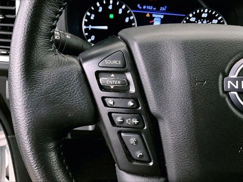 Used 2024 Nissan Frontier SV w/ SV Convenience Package image 17