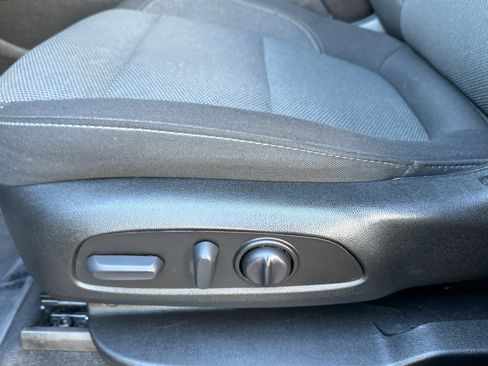 Used 2023 Chevrolet Traverse LT image 14