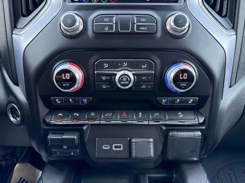 Used 2020 GMC Sierra 1500 SLT w/ SLT Premium Plus Package AWD/4WD image 36