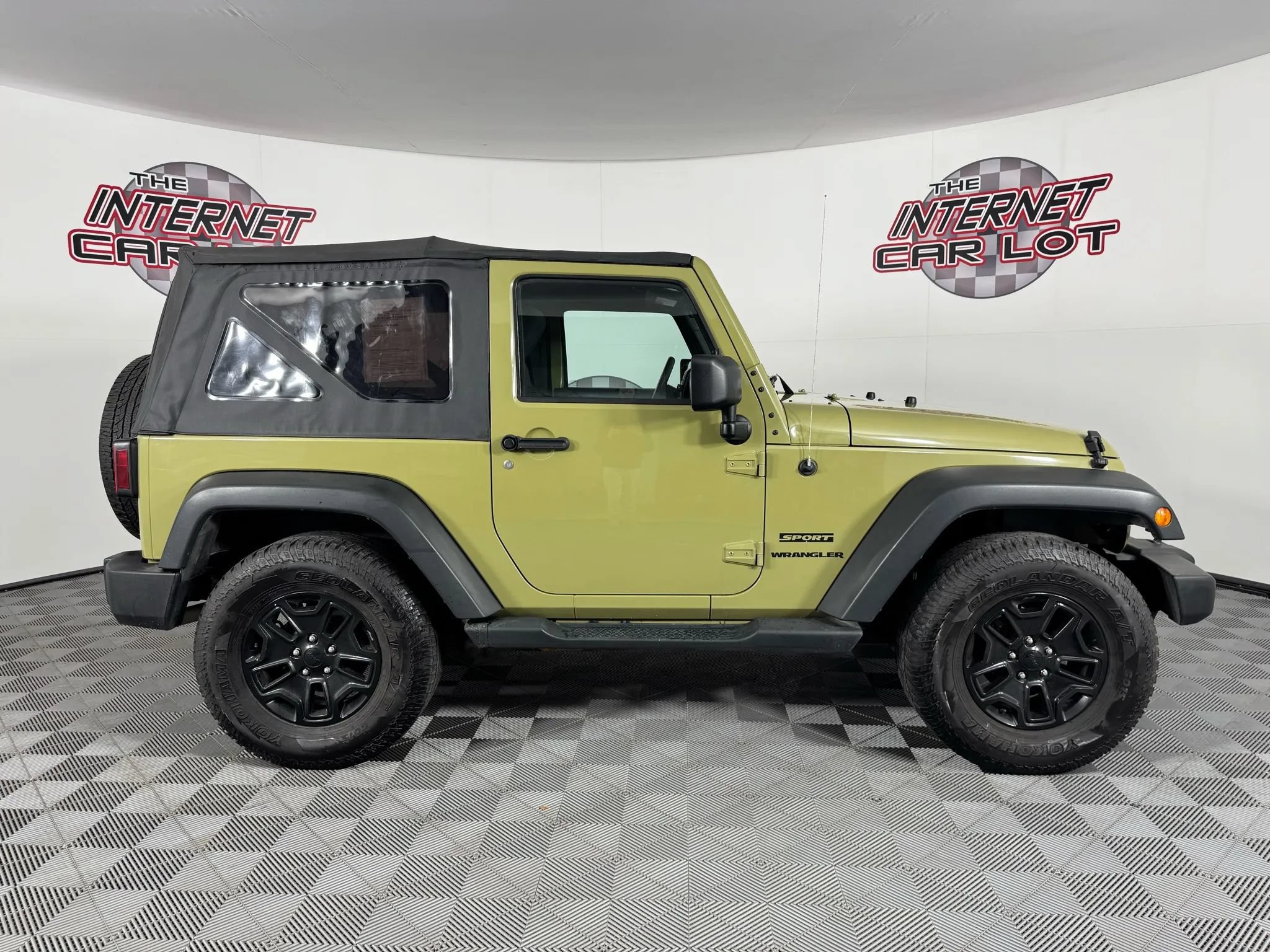 Used 2013 Jeep Wrangler Sport AWD/4WD image 8