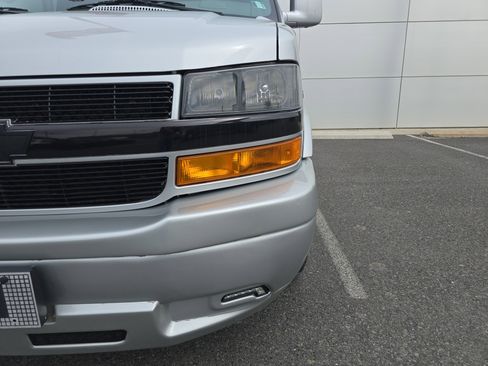Used 2021 Chevrolet Express 2500 LS w/ Enhanced Convenience Package RWD image 12
