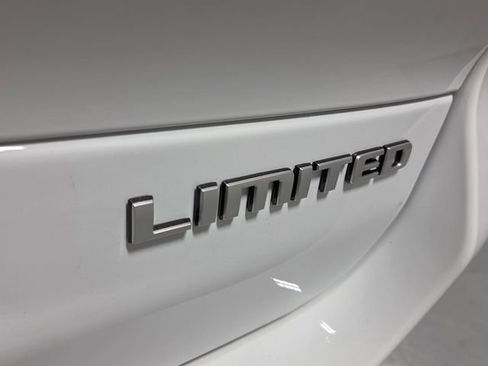 New 2026 Jeep Grand Cherokee L Limited w/ Luxury Tech Group II RWD image 12