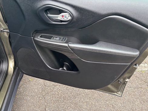 Used 2014 Jeep Cherokee Limited FWD image 23