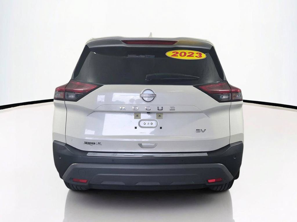 Used 2023 Nissan Rogue SV FWD image 6