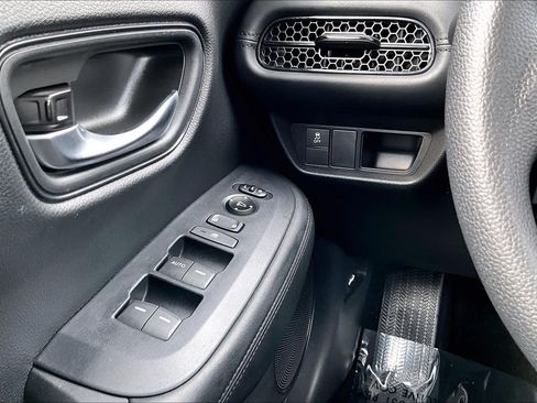 Used 2024 Honda HR-V LX image 32
