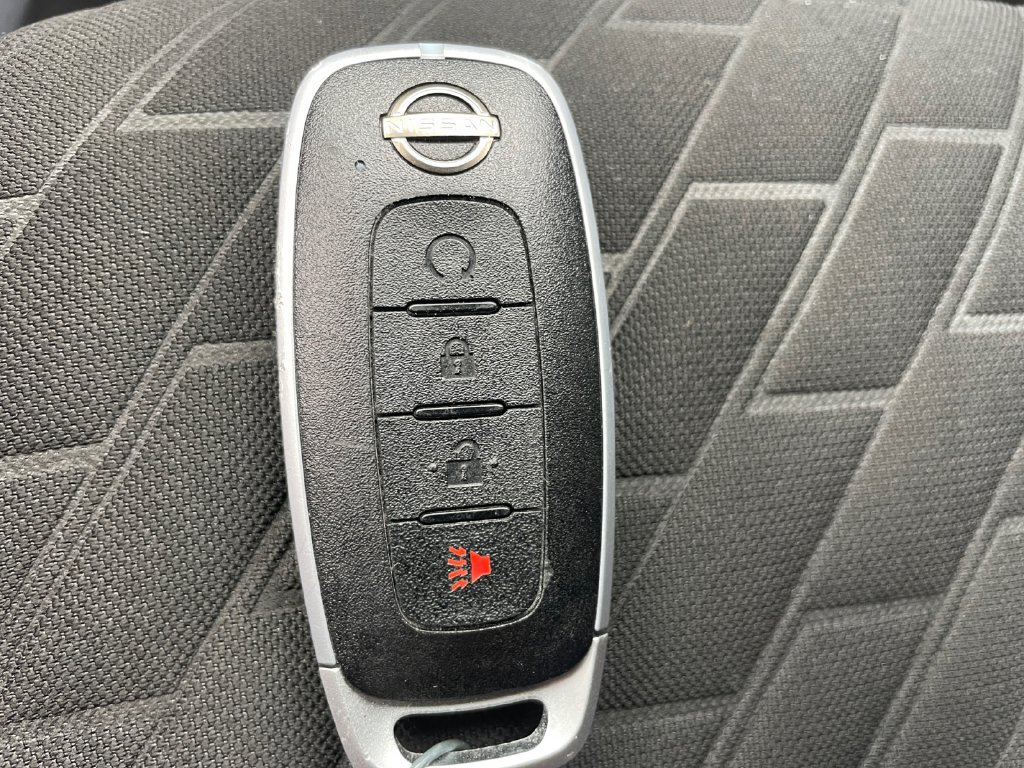 Used 2023 Nissan Kicks SR FWD image 25