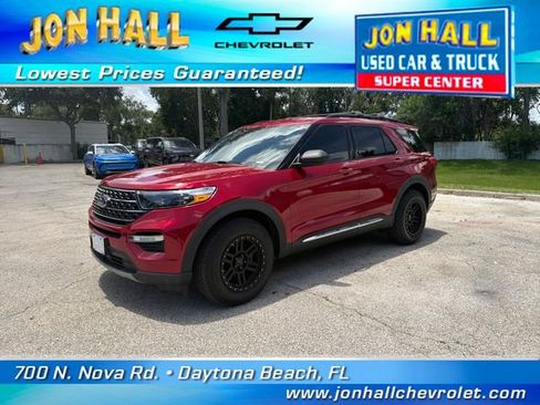 Used 2020 Ford Explorer XLT w/ Equipment Group 202A AWD/4WD image 2