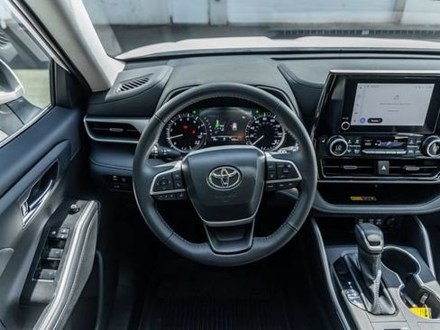 Used 2026 Toyota Highlander XLE AWD/4WD image 29