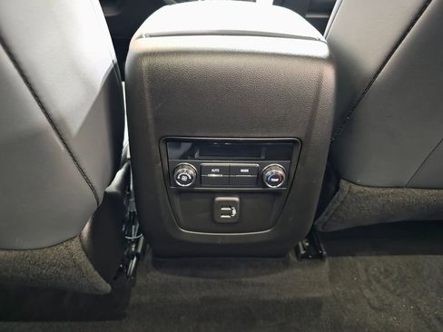 Certified 2023 Buick Enclave Essence image 21