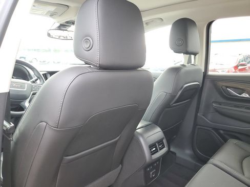 Used 2023 GMC Terrain Denali w/ Denali Premium Package AWD/4WD image 36