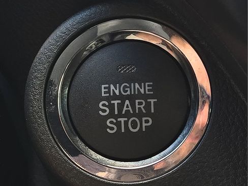 Certified 2025 Subaru Forester Limited w/ Popular Package image 17