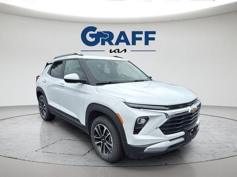 Used 2025 Chevrolet TrailBlazer LT AWD/4WD image 11