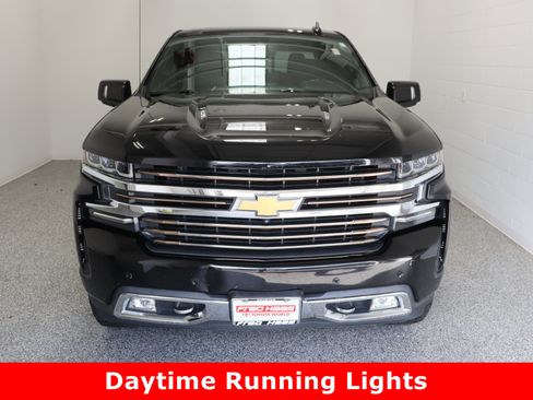 Used 2019 Chevrolet Silverado 1500 High Country w/ Technology Package image 3