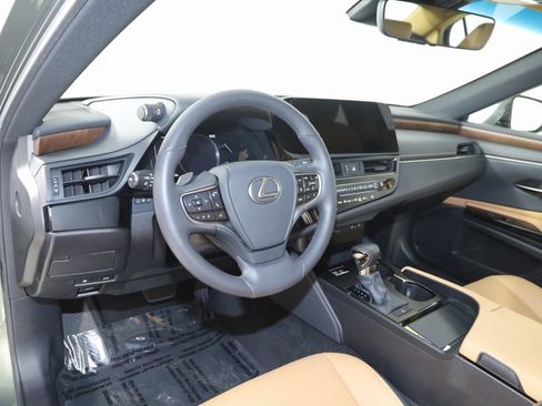 Used 2024 Lexus ES 350 w/ Premium Package image 27
