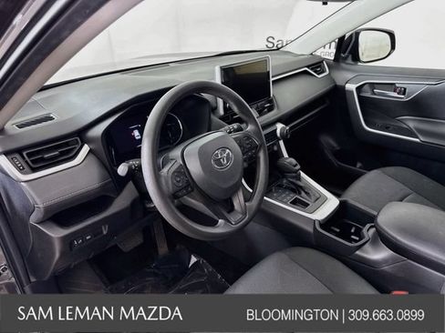 Used 2024 Toyota RAV4 XLE AWD/4WD image 9