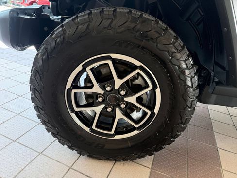 Used 2026 Jeep Wrangler Unlimited Rubicon AWD/4WD image 24
