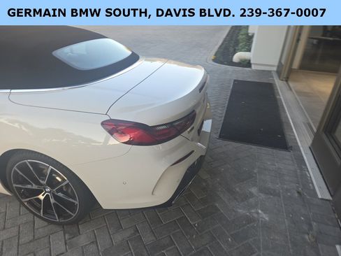 Used 2022 BMW M850i xDrive Convertible image 16