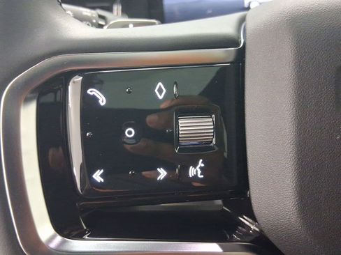 Used 2025 Land Rover Discovery Sport Dynamic SE image 15