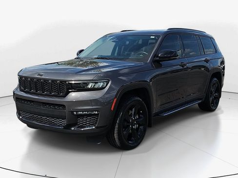Used 2022 Jeep Grand Cherokee L Limited w/ Black Appearance Package RWD image 11