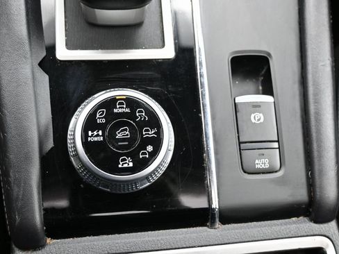 Used 2023 Mitsubishi Outlander SE image 31