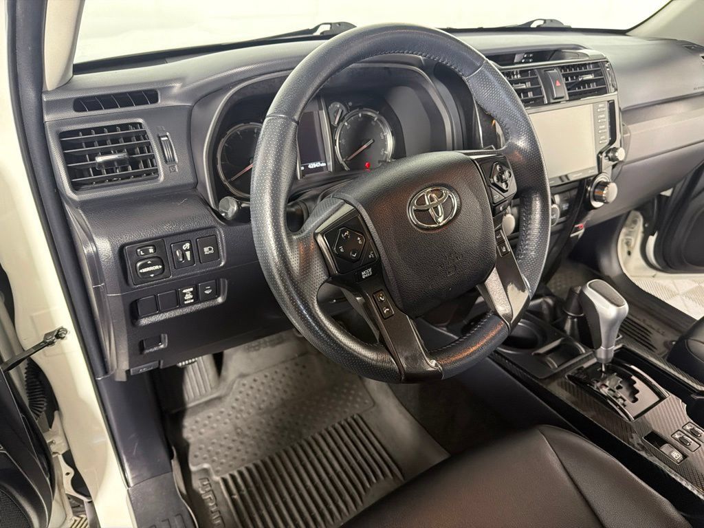 Used 2022 Toyota 4Runner TRD Off-Road Premium AWD/4WD image 8