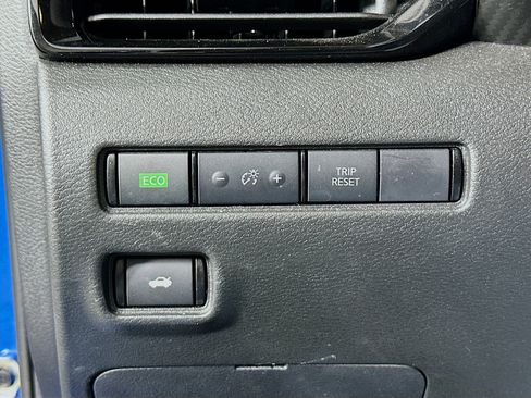 Used 2025 Nissan Sentra SV image 17