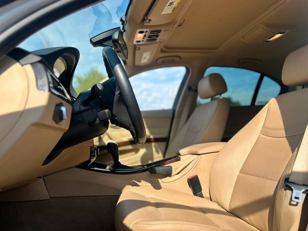 Used 2011 BMW 328i Sedan RWD image 11