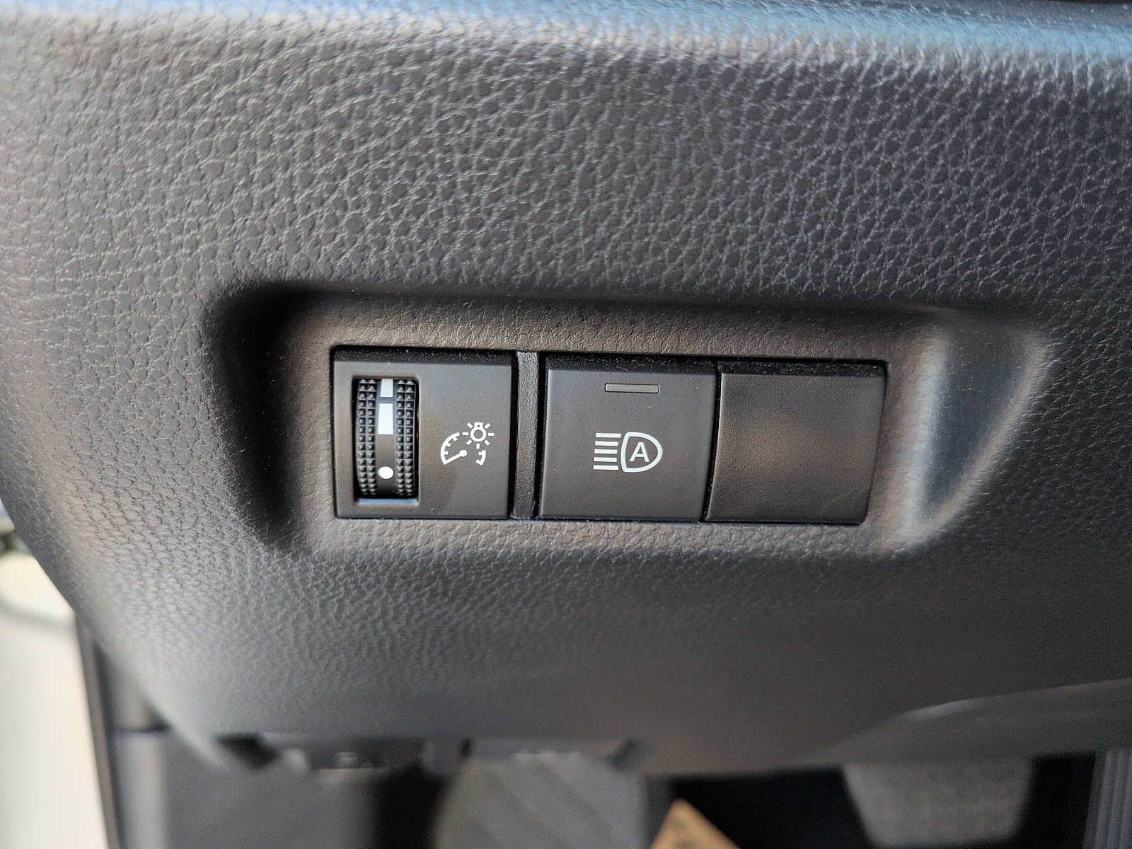 Used 2024 Toyota RAV4 XLE FWD image 15
