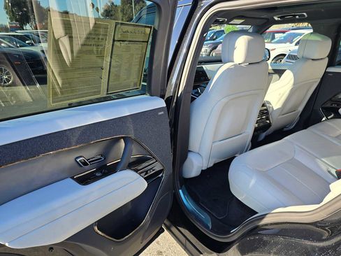 Certified 2025 Land Rover Range Rover Sport SE image 15