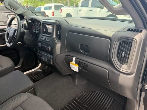 Used 2025 Chevrolet Silverado 1500 Custom RWD image 17
