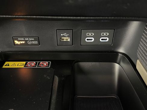 New 2026 Toyota Camry Hybrid image 3