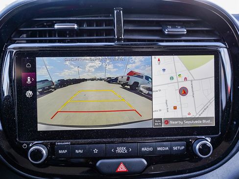 Used 2023 Kia Soul EX image 24