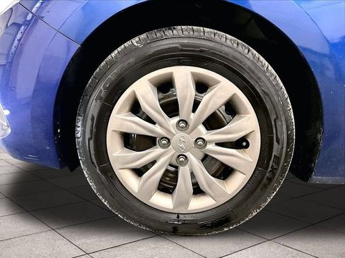 Used 2021 Hyundai Accent SE FWD image 9