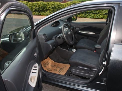 Used 2007 Toyota Yaris Sedan w/ PWR Pkg w/Steel Wheels FWD image 5