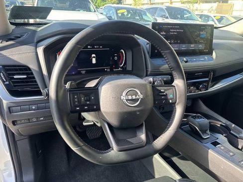 Used 2026 Nissan Rogue SL FWD image 21