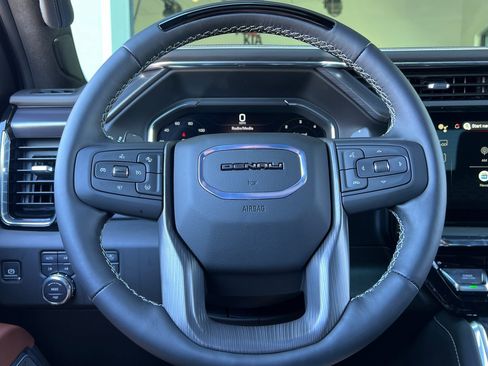 Used 2025 GMC Sierra 1500 Denali Ultimate image 23