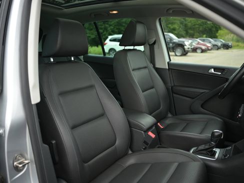 Used 2017 Volkswagen Tiguan Wolfsburg Edition AWD/4WD image 46