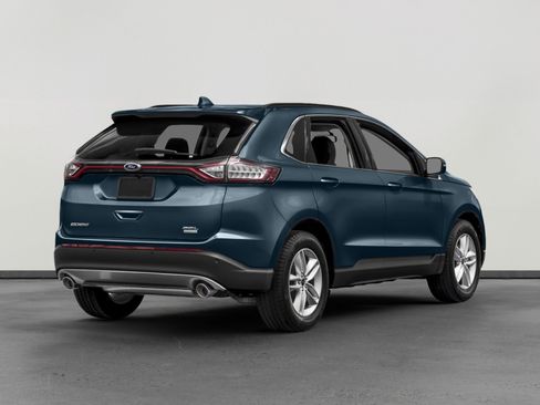 Used 2018 Ford Edge Titanium w/ Equipment Group 301A FWD image 2