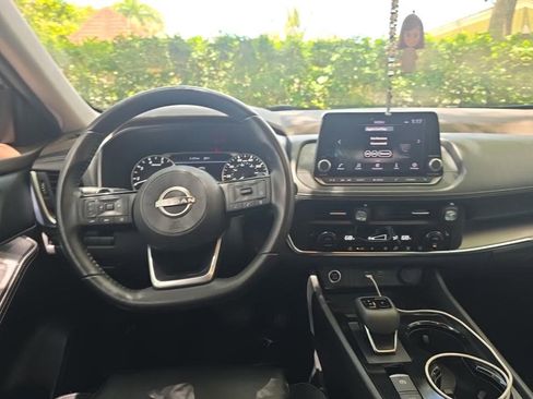 Used 2023 Nissan Rogue SV w/ SV Premium B Package FWD image 5