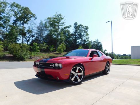 Used 2011 Dodge Challenger SRT8 image 2