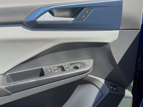 Used 2022 Volkswagen Taos SE image 16