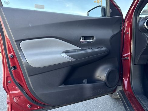 Used 2023 Nissan Kicks SR w/ SR Premium Package image 11