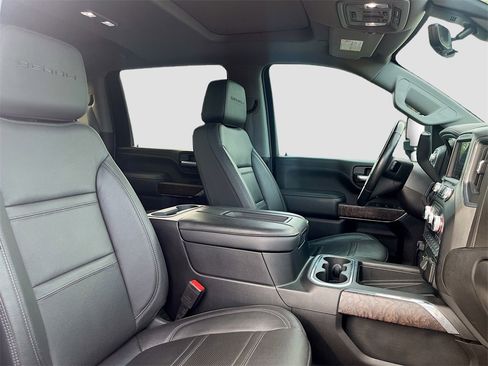 Used 2022 GMC Sierra 2500 Denali w/ Denali Ultimate Package image 30