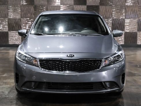 Used 2017 Kia Forte S FWD image 5
