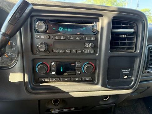 Used 2004 GMC Sierra 1500 SLE w/ Light Duty Power Package AWD/4WD image 15